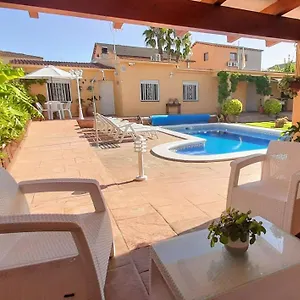 Privado Con Piscina Y Barbacoa Сasa de vacaciones